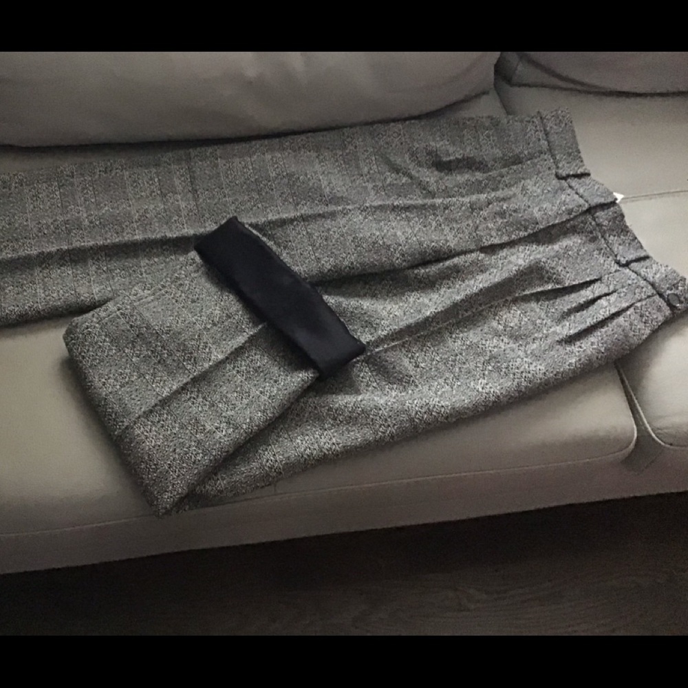 CHANEL NEW BLACK-WHITE PLAID TWILL WOOL/SILK TROUSERS SIZE 4/6